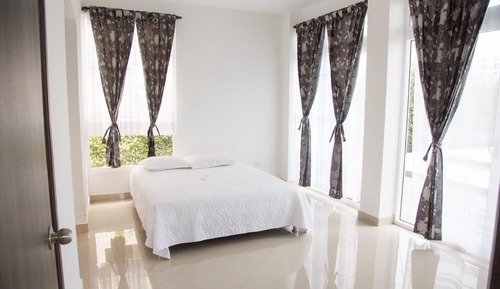 House, 4 Bedrooms, Accessible, Smoking