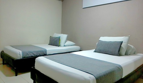 Business Quadruple Room