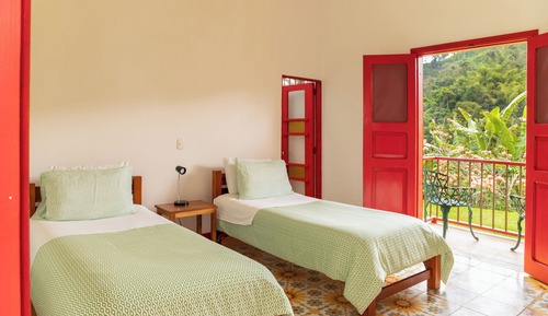 Luwak COFFEE LODGE, private bathroom, garden views