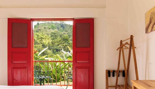 Tarrazu COFFEE LODGE, 1 double bed or 2 singles, private bathroom, garden views