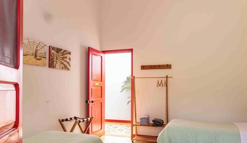 Java COFFEE LODGE, private bathroom, garden views