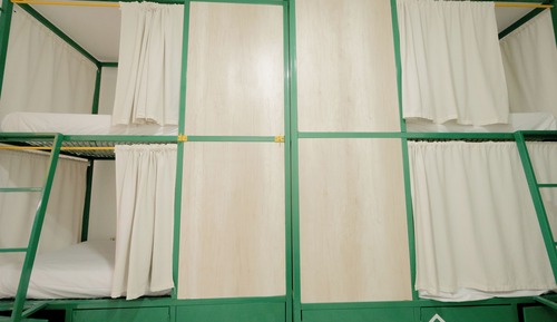 Shared Dormitory, Private Bathroom