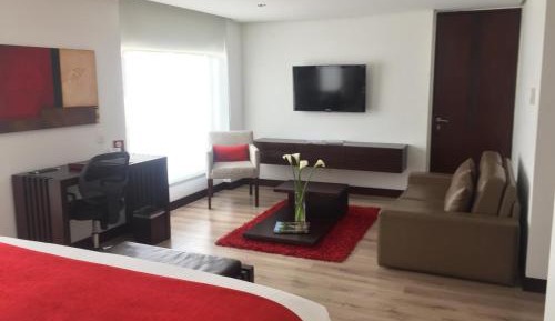 Deluxe King Suite