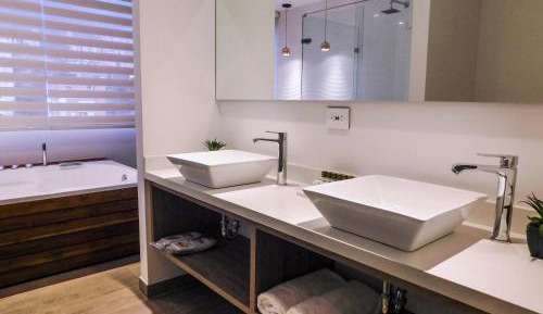 Suite with Spa Bath