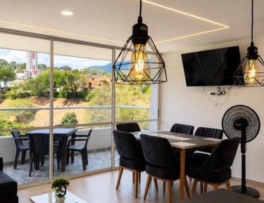 Apartment with Pool View 