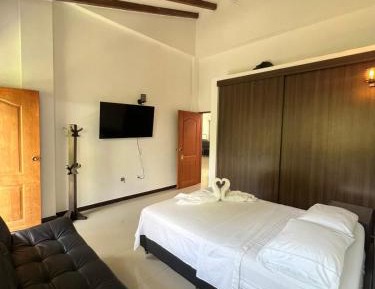 Large Double Room