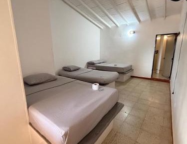 Basic Triple Room with Shared Bathroom