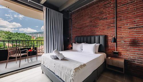 Room #1717005901
