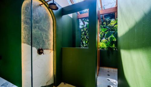 Suite with Hot Tub