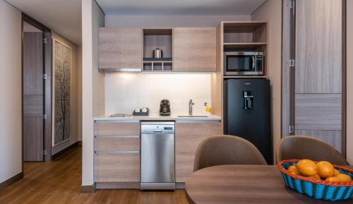 Studio suite with 2 Queen, Sofa bed, City view