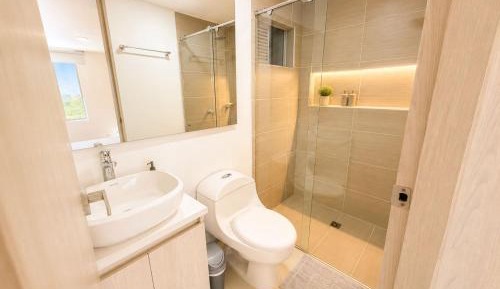 Deluxe Two-Bedroom Apartment with Garden View