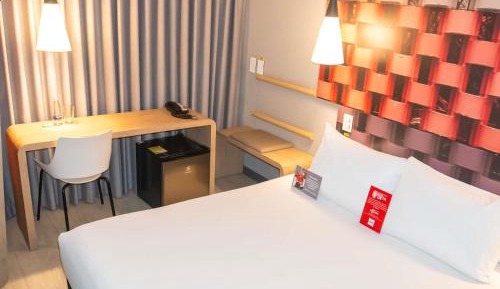 Superior Plug & Play Room with Queen Size Bed