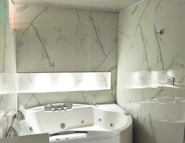 King Suite with Spa Bath