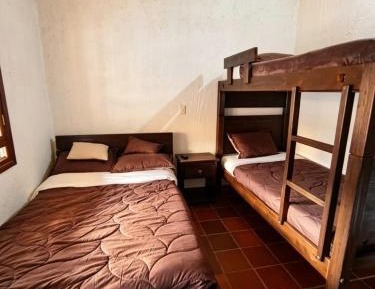 Basic Triple Room with Shared Bathroom