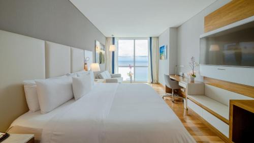 King Suite with Ocean View