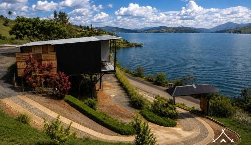 Deluxe Double or Twin Room with Lake View