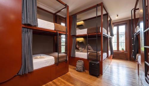 10-Bed Mixed Dormitory Room