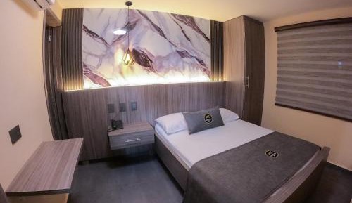 Standard Queen Room