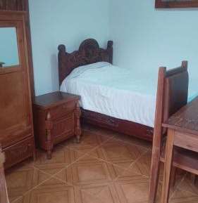 Single Room with Shared Bathroom
