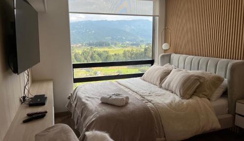 Apartment with Mountain View