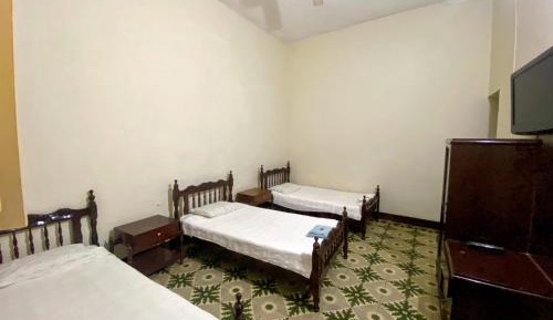 Economy Triple Room