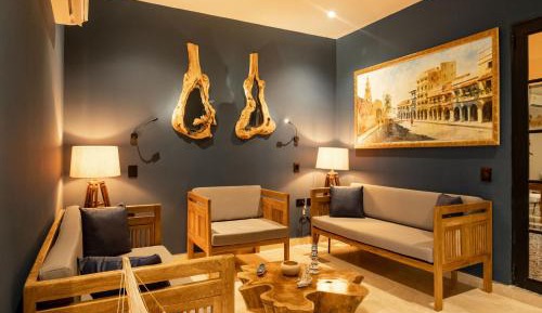 Four-Bedroom Deluxe Apartment