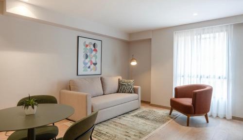 Deluxe Apartment