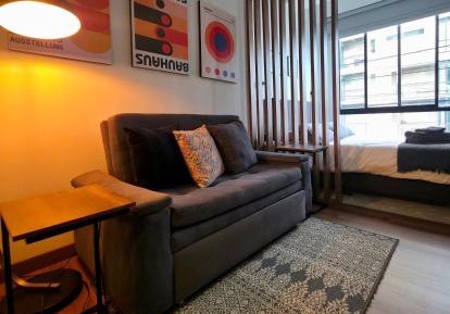 Deluxe One-Bedroom Apartment