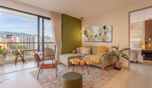 Two-Bedroom Deluxe Apartment with Balcony