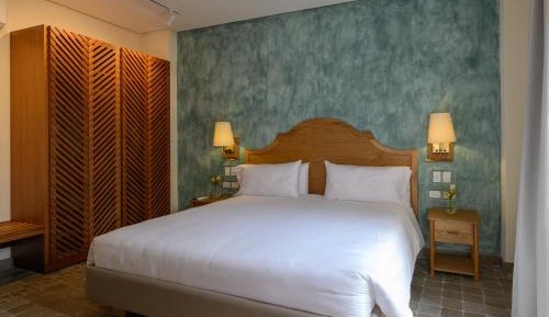 Queen Room