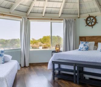 Standard Triple Room with Sea View