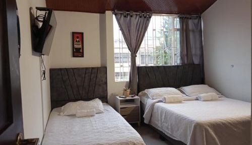 Basic Triple Room with Shared Bathroom