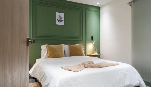 Queen Room