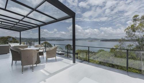 Three-Bedroom Deluxe Apartment