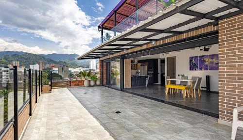 Three-Bedroom Premium Apartment with Balcony