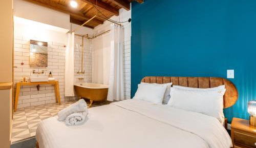 Two-Bedroom Deluxe Apartment