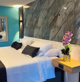 Deluxe Double Room with Extra Bed