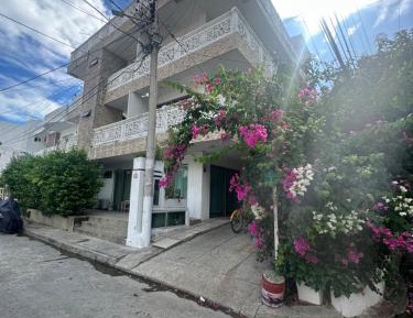Four-Bedroom Apartment with Balcony 