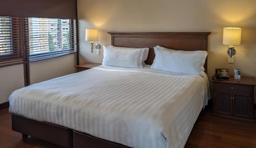 Standard Queen Room