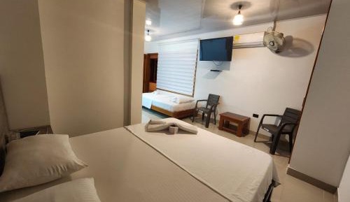 Deluxe Queen Suite
