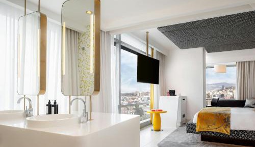 One-Bedroom Executive Premier King Suite