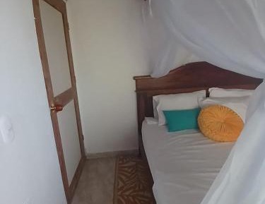 Single Room with Shared Bathroom