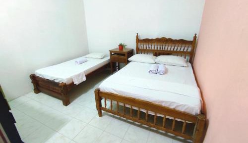 Basic Triple Room with Shared Bathroom