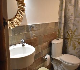 Deluxe Queen Suite
