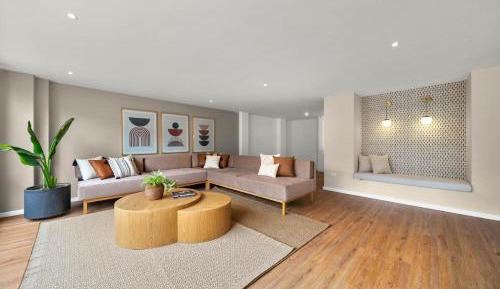 Deluxe Family Room