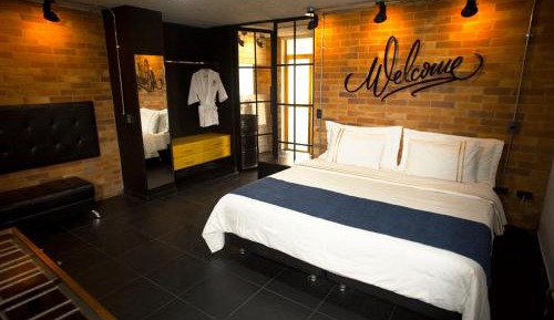 Deluxe Suite with Spa Bath