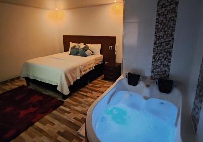Deluxe Suite with Spa Bath
