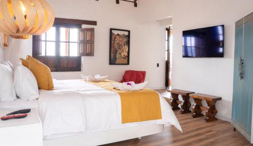Deluxe King Suite