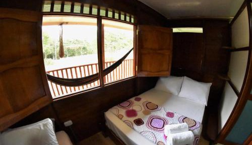 Deluxe Room (2 Adults + 1 Child)