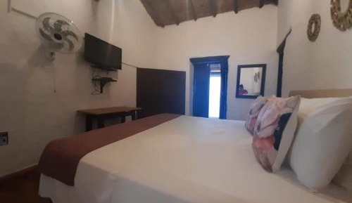 Queen Room with Spa Bath